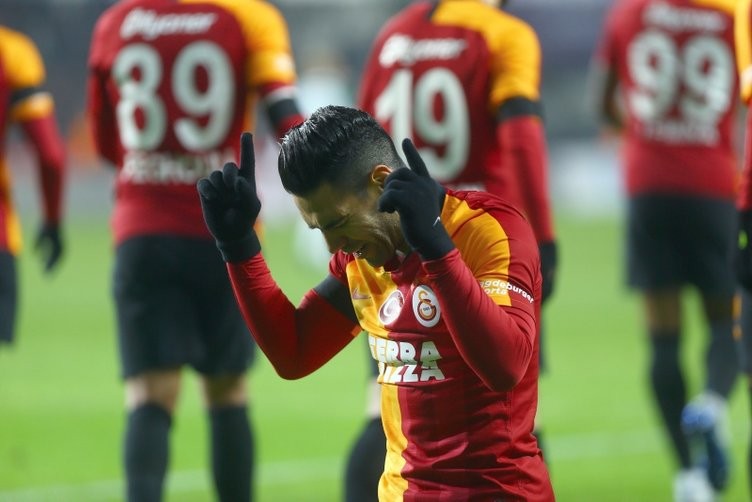 Galatasaray'da şok Falcao raporu!